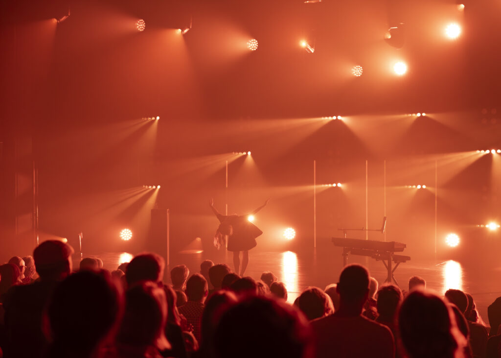 20251009-laura_laune-les_culturailes-©eloise_genoud.04 Les Culturailes - Des spectacles inoubliables, pour rire, rêver et s’étonner.