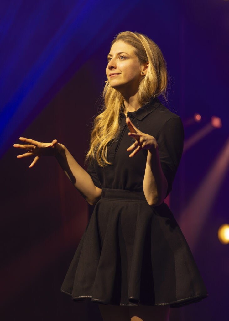 20251009-laura_laune-les_culturailes-©eloise_genoud.06 Les Culturailes - Des spectacles inoubliables, pour rire, rêver et s’étonner.