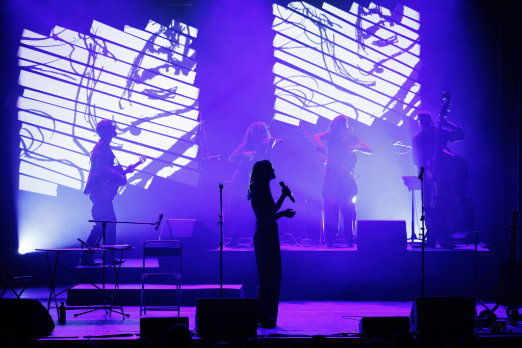 Aliose Chante Lf Photo 4 (crédit @lou Barthelemy - Emergences Musicales Montreux) Les Culturailes - Des spectacles inoubliables, pour rire, rêver et s’étonner.