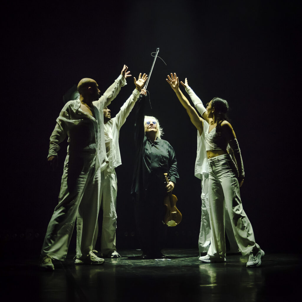 Catherine Lara & La Cie Kumo © Éric Bongrand03 Les Culturailes - Des spectacles inoubliables, juste à côté de chez vous ! Châtel-St-Denis