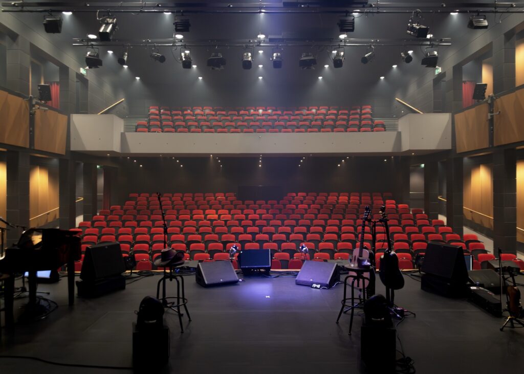 20241115-lynda_lemay-les_culturailes-©eloise_genoud.09.jpg-opt Les Culturailes - Des spectacles inoubliables, juste à côté de chez vous ! Châtel-St-Denis
